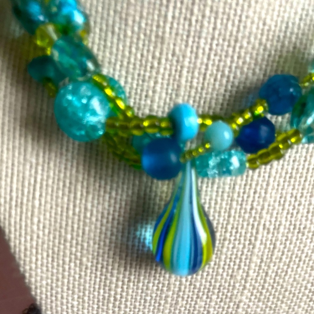 Statement Necklace/ muti strand twistable glass beaded of lime green and blue - Picture 4 of 6